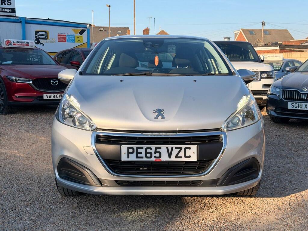 Peugeot 208 Petrol Silver #3