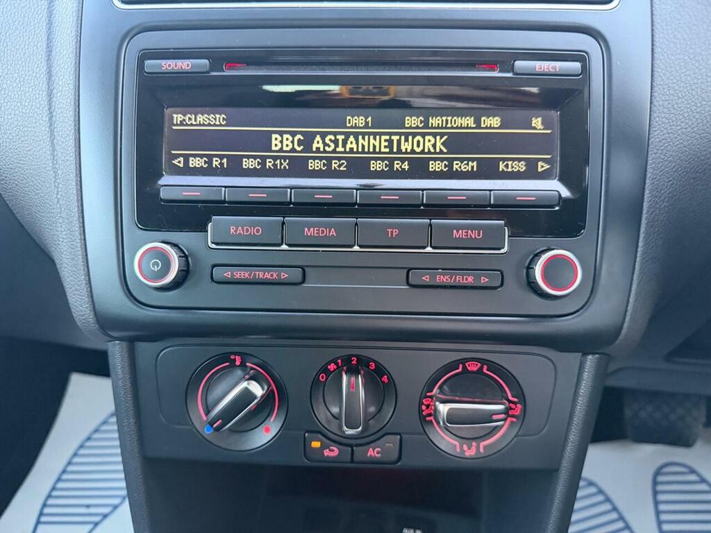 Volkswagen Polo Bluegt Dsg 1.4 Tsi 140Ps Fvwsh Ipswich Volkswagen Silver #37