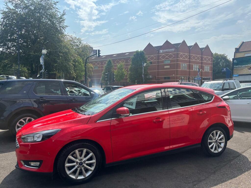 Ford Focus 1.5T Ecoboost Titanium Euro 6 Ss Red #5