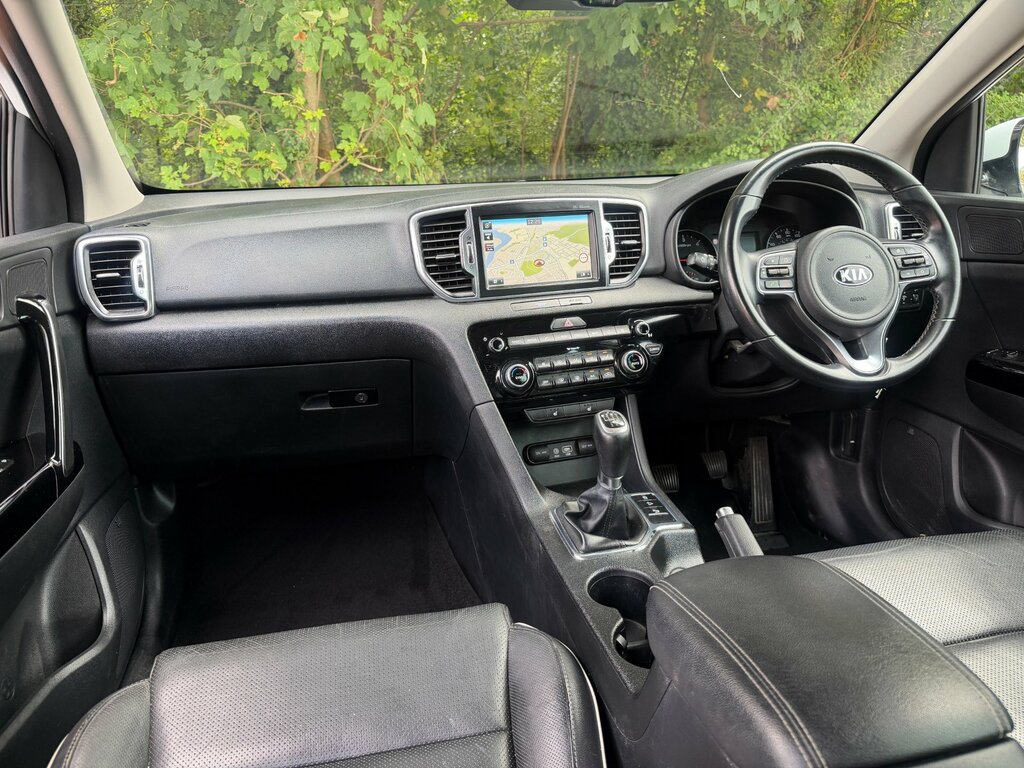 Kia Sportage 1.7 Crdi 3 Euro 6 FF16APU White #6