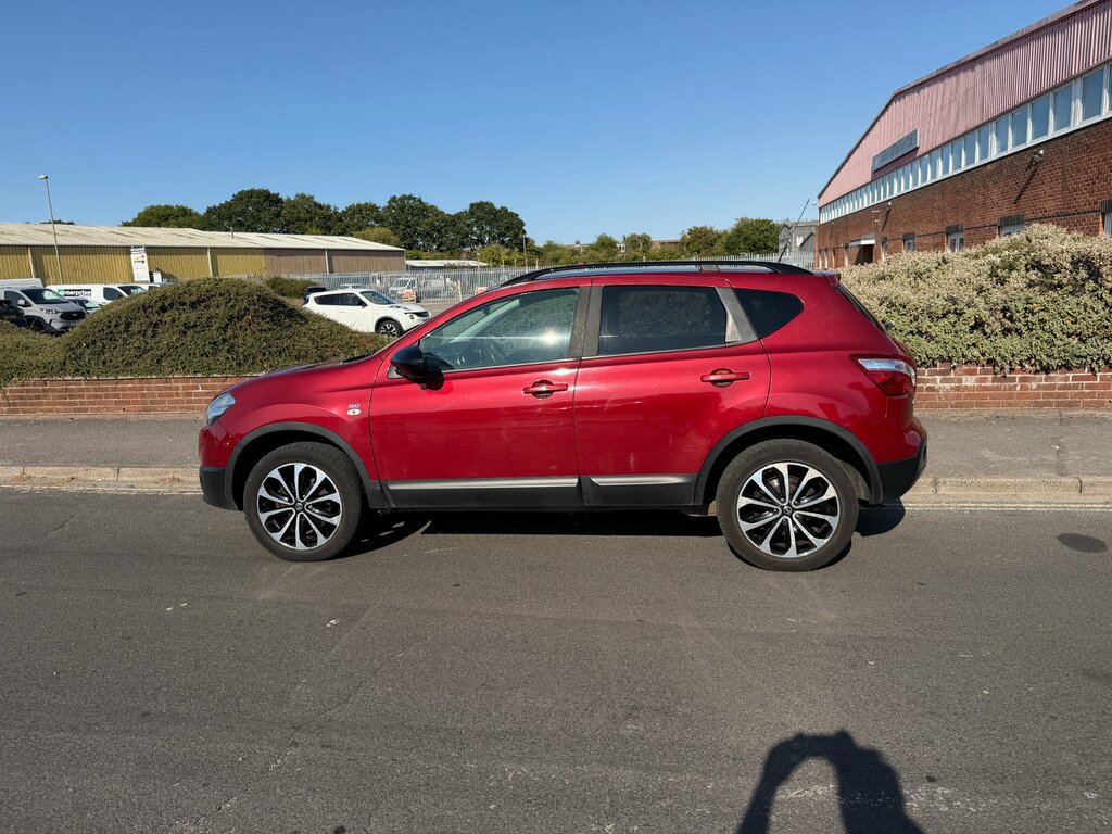 Nissan Qashqai Hatchback Black #5
