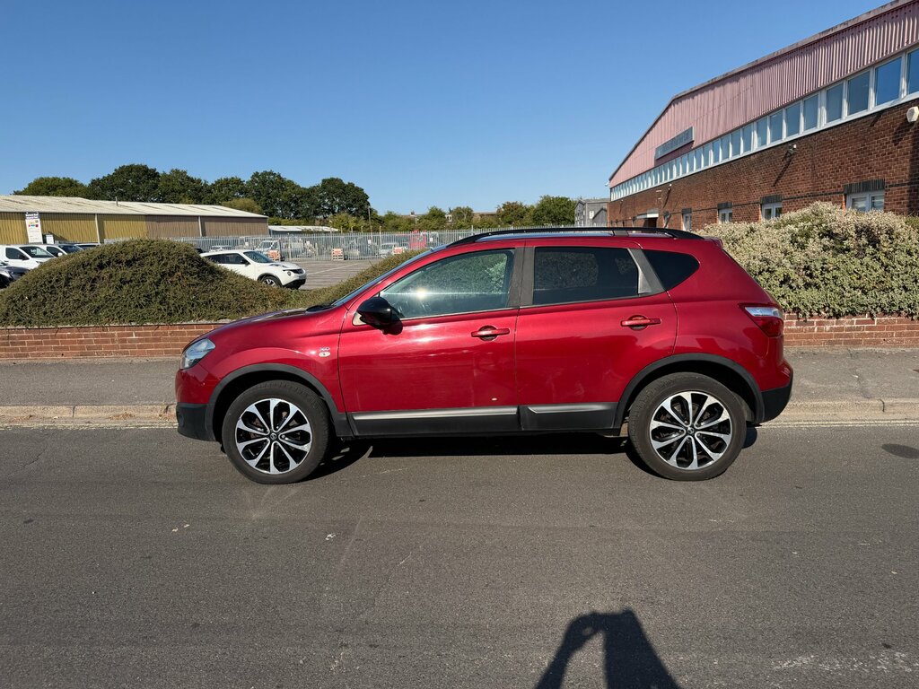 Nissan Qashqai Hatchback Black #4