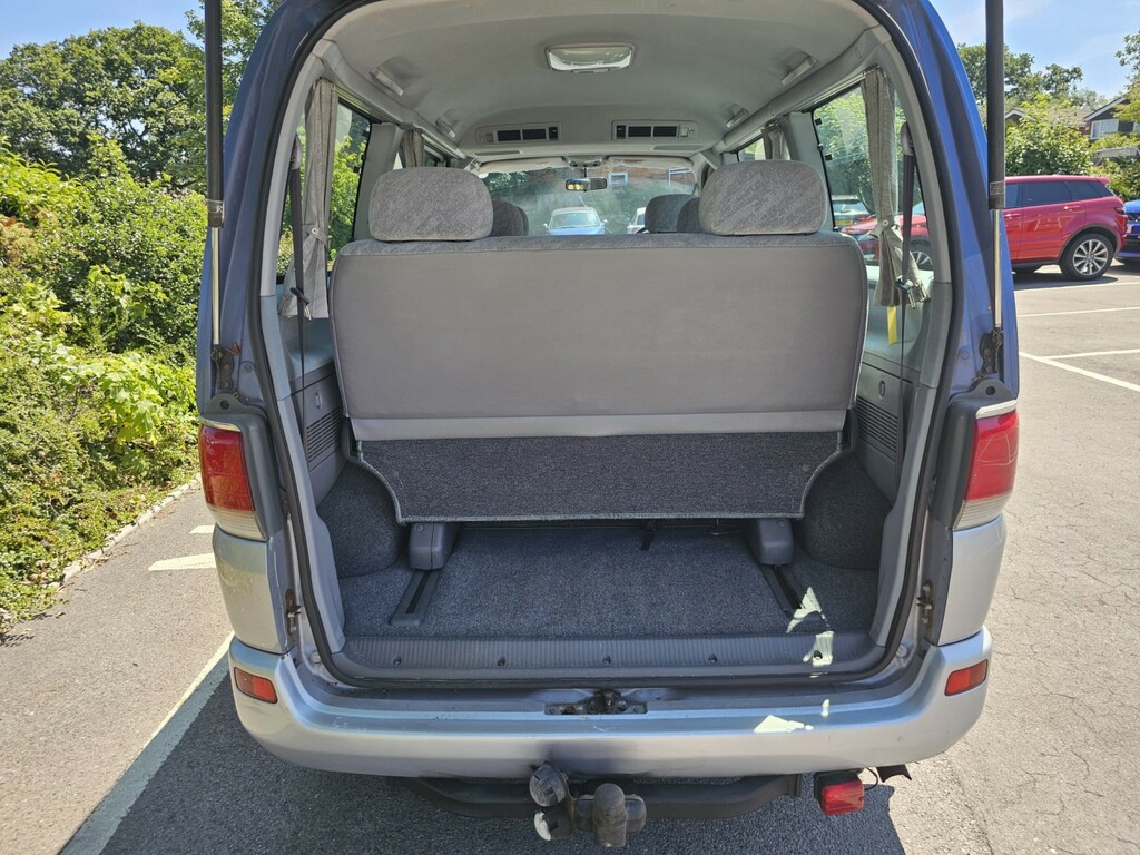 Toyota HiAce Mpv 2010 Blue #6
