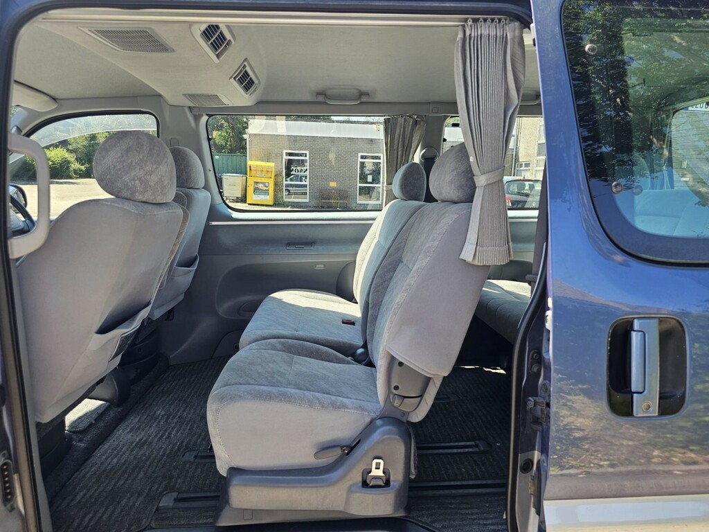 Toyota HiAce Mpv 2010 Blue #5