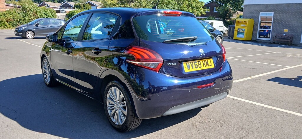 Peugeot 208 1.6 Bluehdi Gt Line Red #7