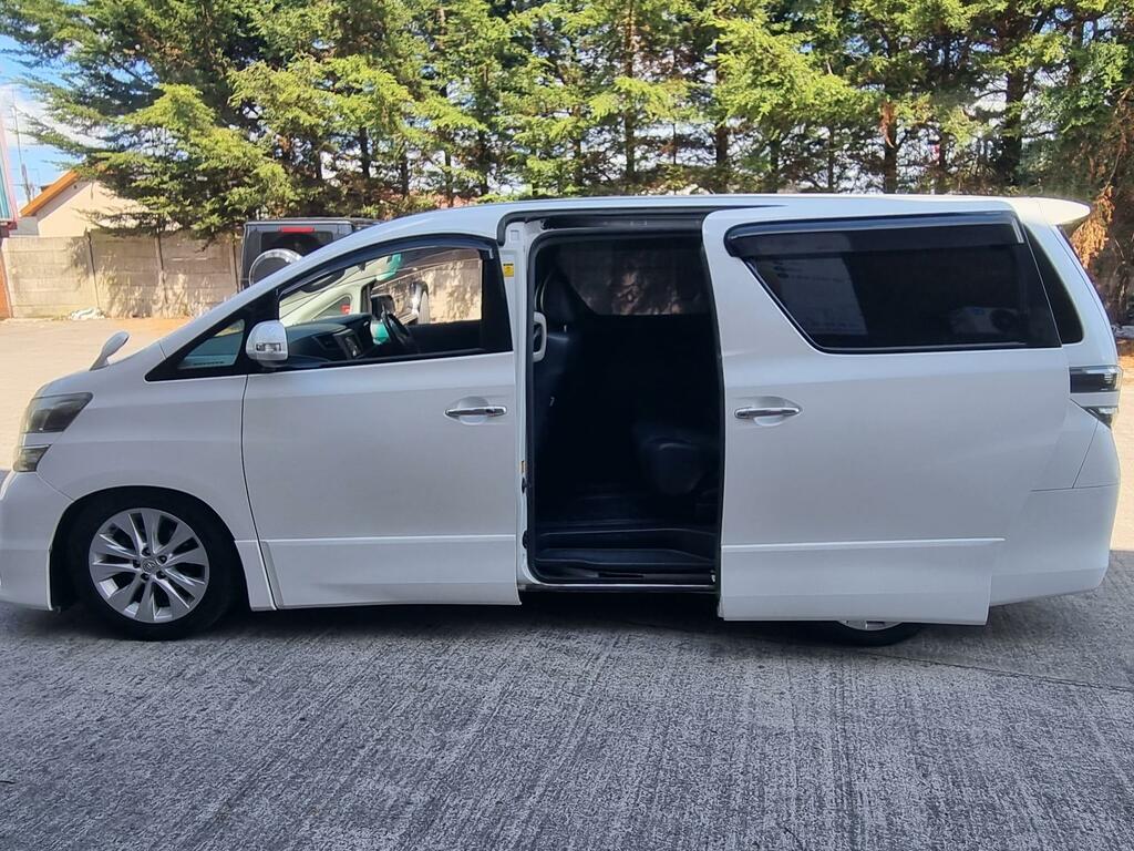 Toyota Vellfire 3.5 8 Seater Ulez White #2