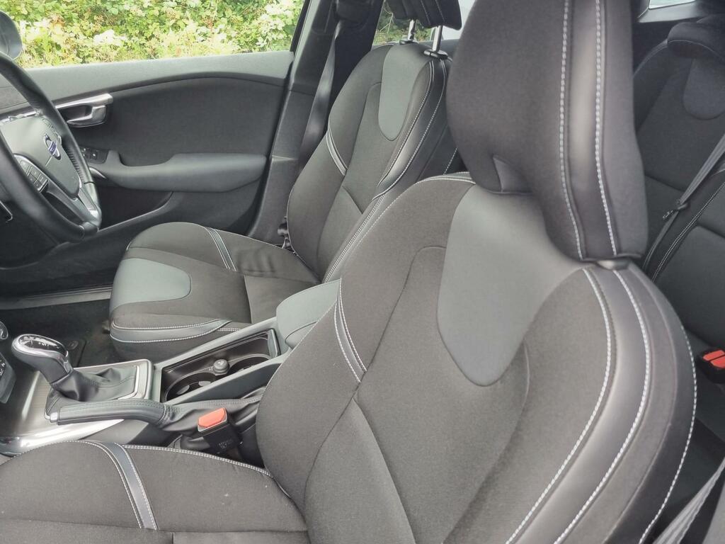 Volvo V40 2.0 D2 Se Nav Hatchback Euro 6 Blue #21