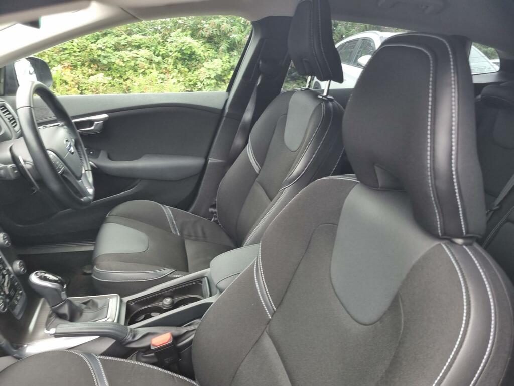 Volvo V40 2.0 D2 Se Nav Hatchback Euro 6 Blue #22