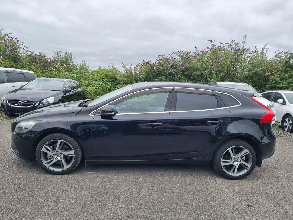 Volvo V40 Se Lux Nav Black #2