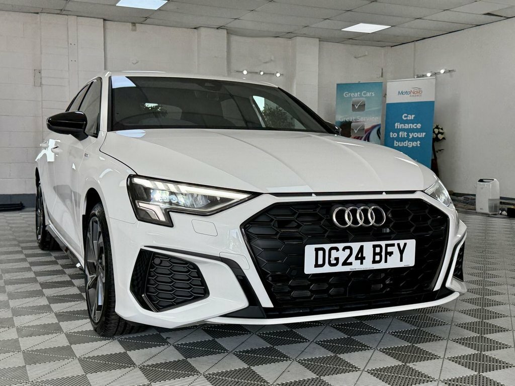 Audi A3 2024 1.4 Tfsie 45 S Line Competition Sportback White #4