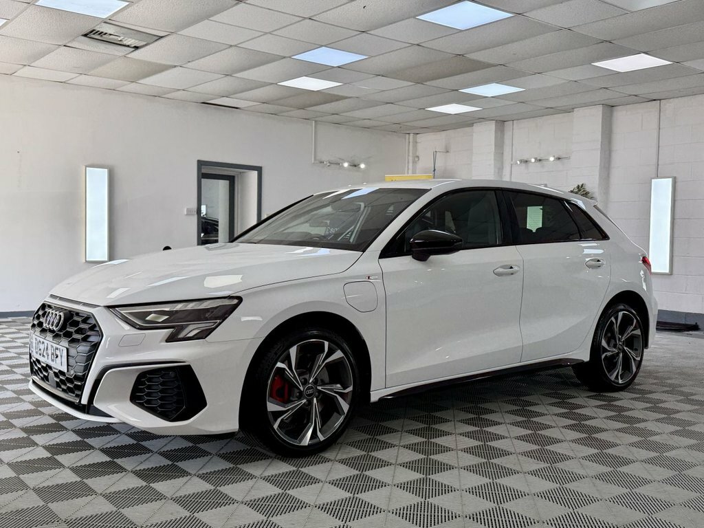 Audi A3 2024 1.4 Tfsie 45 S Line Competition Sportback White #6