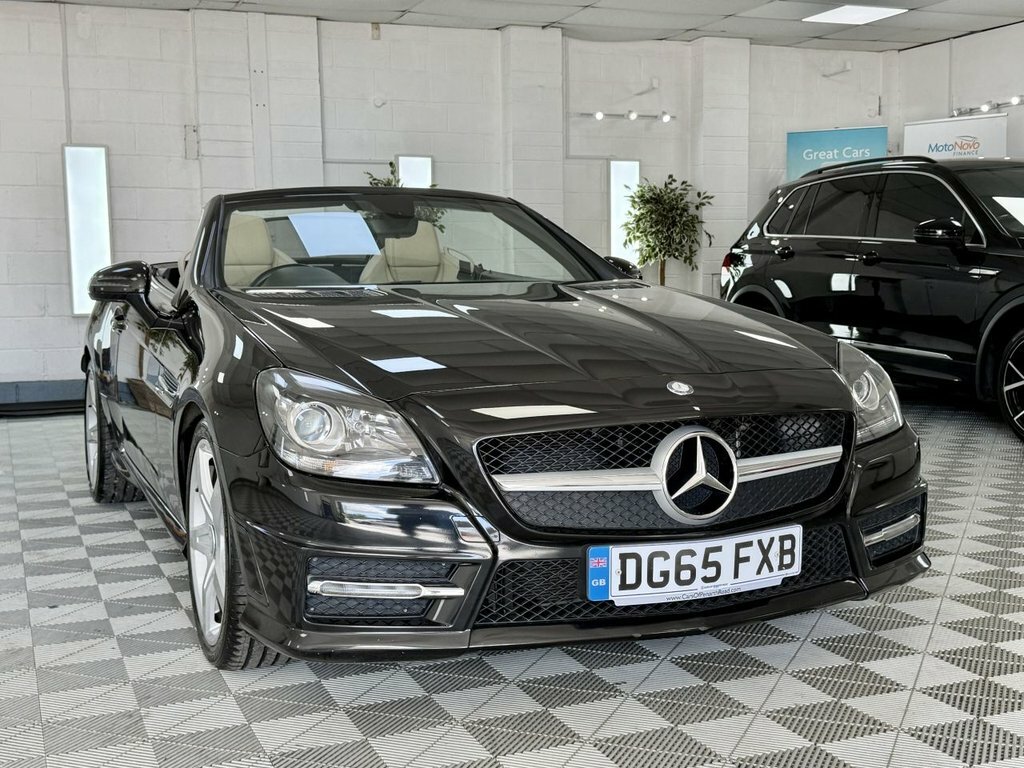 Mercedes-Benz SLK 2015 2.1 Slk250d Amg Sport Convertible Black #3
