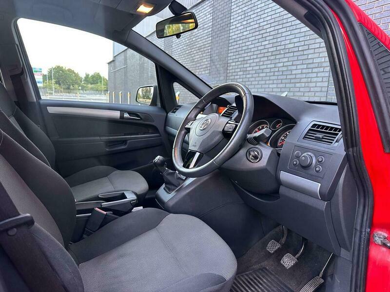 Vauxhall Zafira 1.8 16V Exclusiv Mpv White #19