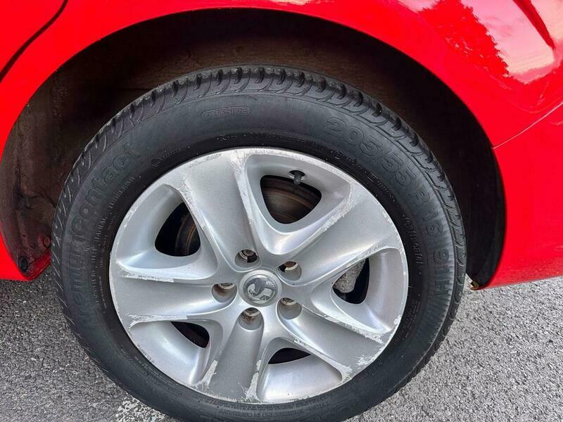 Vauxhall Zafira 1.8 16V Exclusiv Mpv White #37