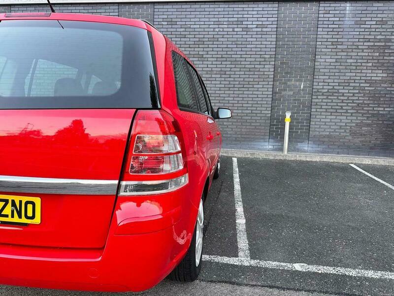 Vauxhall Zafira 1.8 16V Exclusiv Mpv White #14