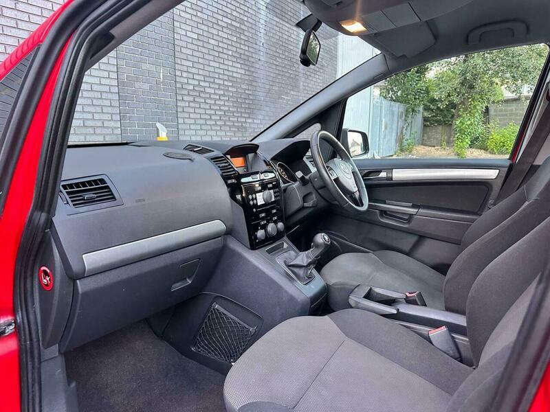 Vauxhall Zafira 1.8 16V Exclusiv Mpv White #21