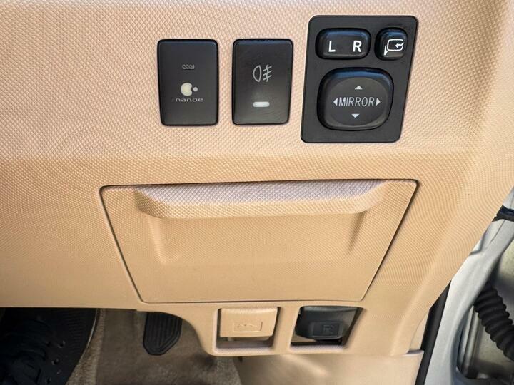 Toyota Estima 2.4L Mpv X Model Silver #23
