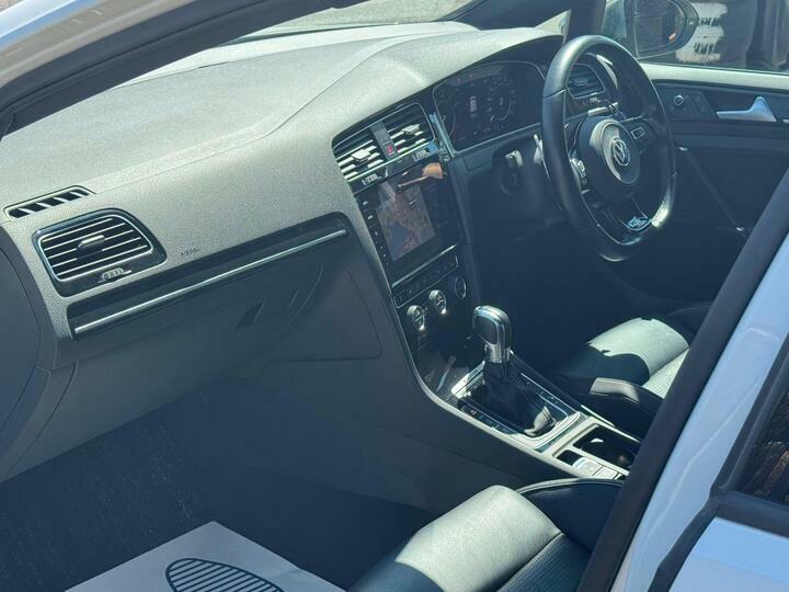Volkswagen Golf R-line 1.5 Tsi Evo 150Ps 6-Speed Black #16