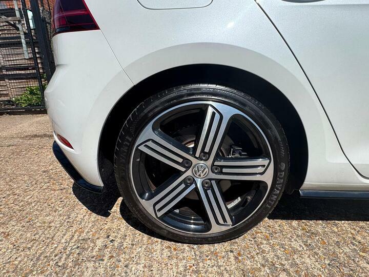 Volkswagen Golf R-line 1.5 Tsi Evo 150Ps 6-Speed Black #30