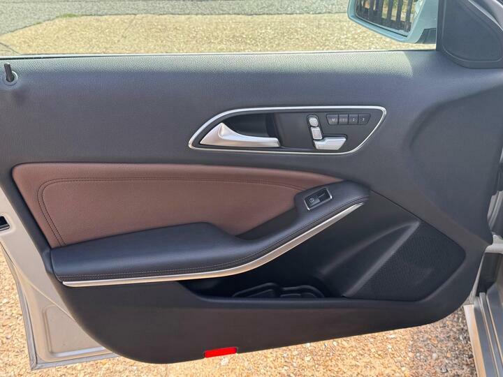 Mercedes-Benz A Class 1.8 A200 Cdi Sport Euro 5 Ss 6,482 Car Det #23