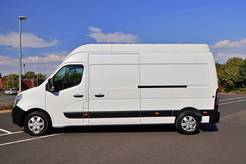 Nissan InterStar Tekna Dci White #4