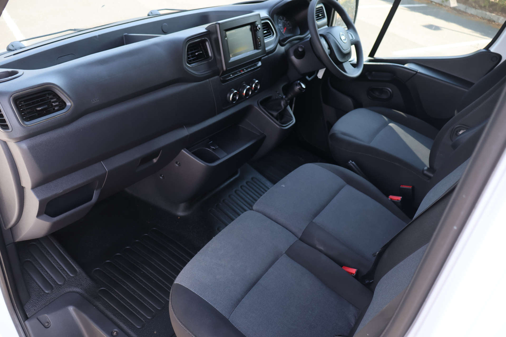 Nissan InterStar Tekna Dci White #6