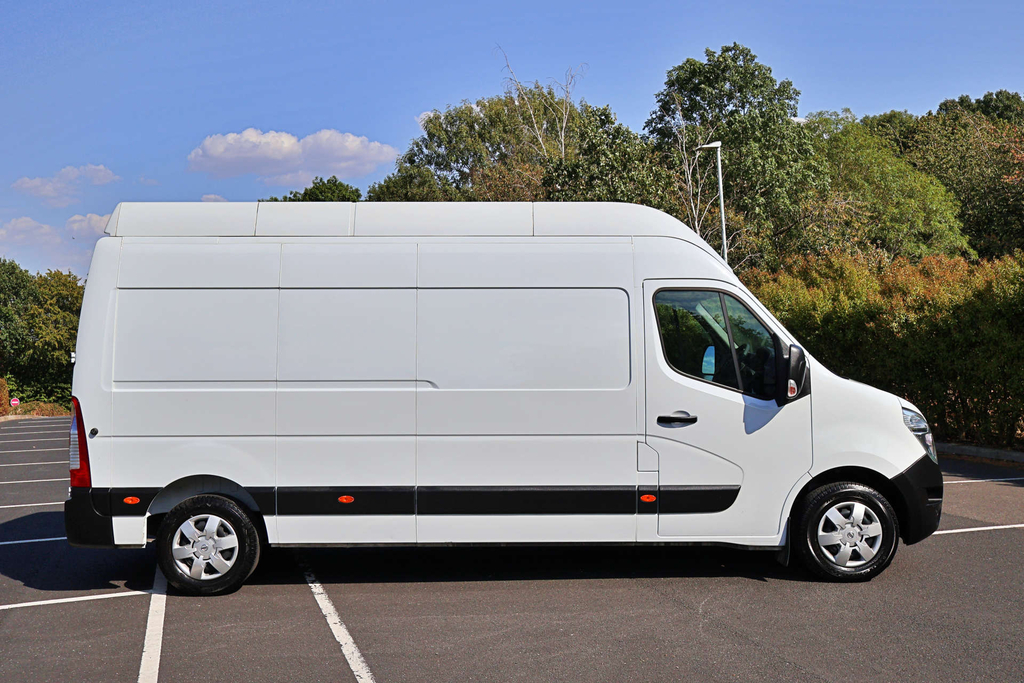 Nissan InterStar Tekna Dci White #3