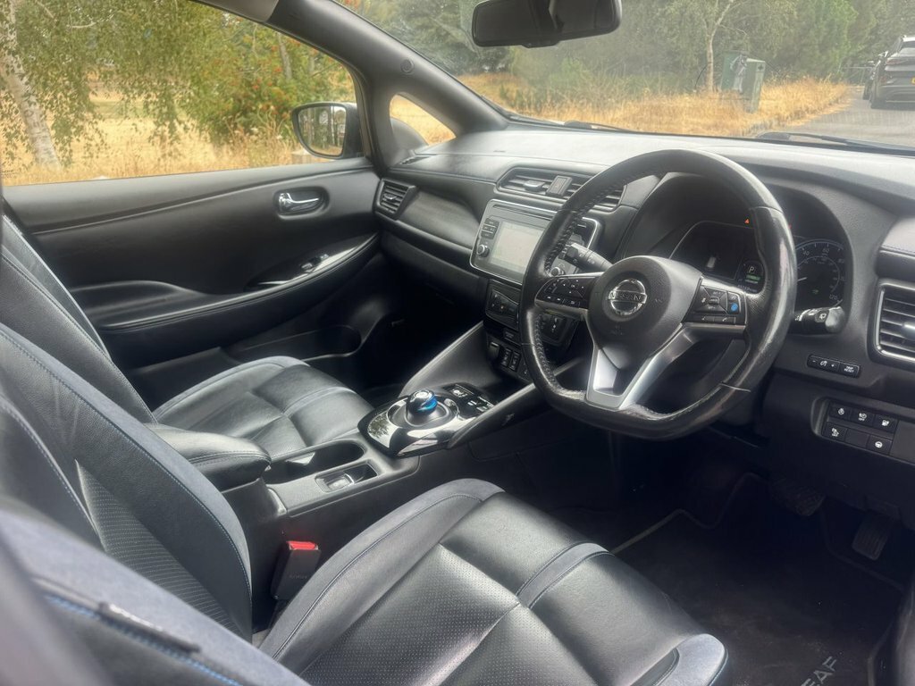 Nissan Leaf 40Kw N-connecta With Sat Nav And 360 View Cam Red #9