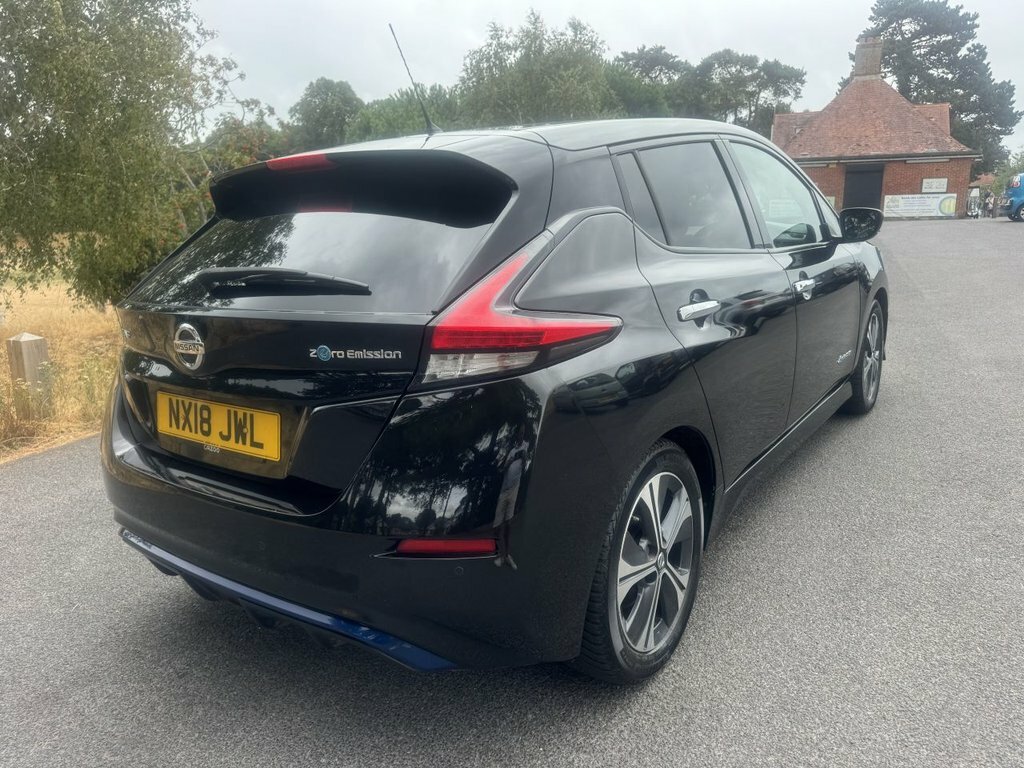 Nissan Leaf Hatchback Black #4