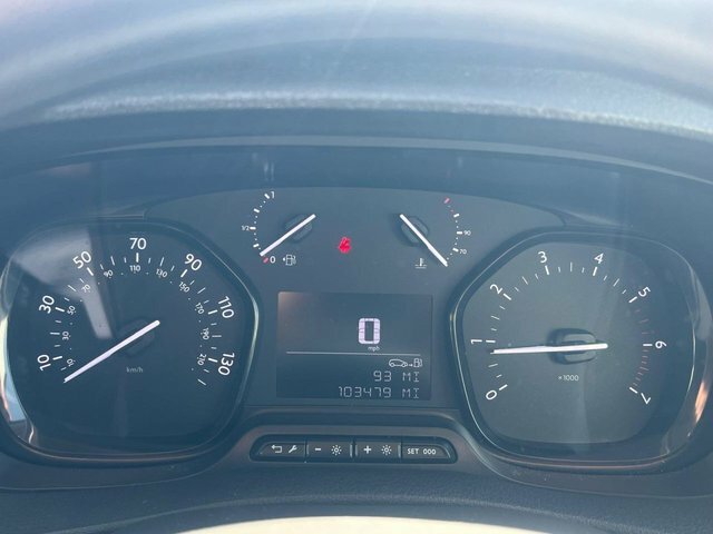 Vauxhall Vivaro Turbo D 2700 Dynamic White #6