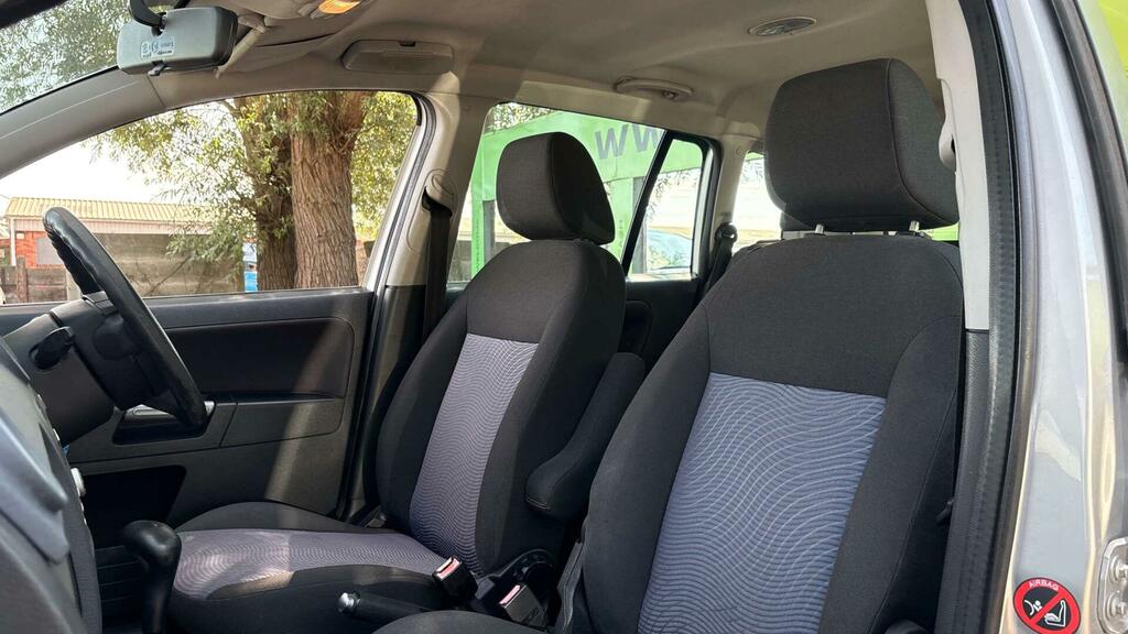 Ford Fusion 1.4 Plus Hatchback 154 Gkm, 79 Silver #11