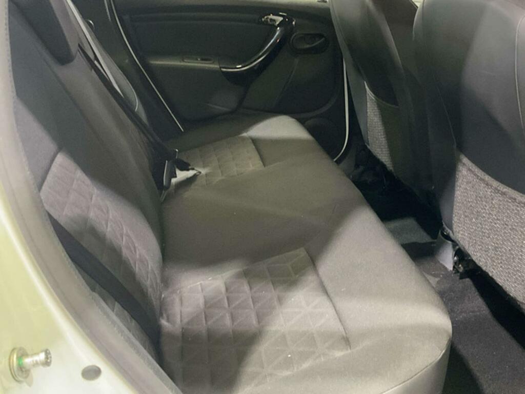Dacia Duster Laureate White #4