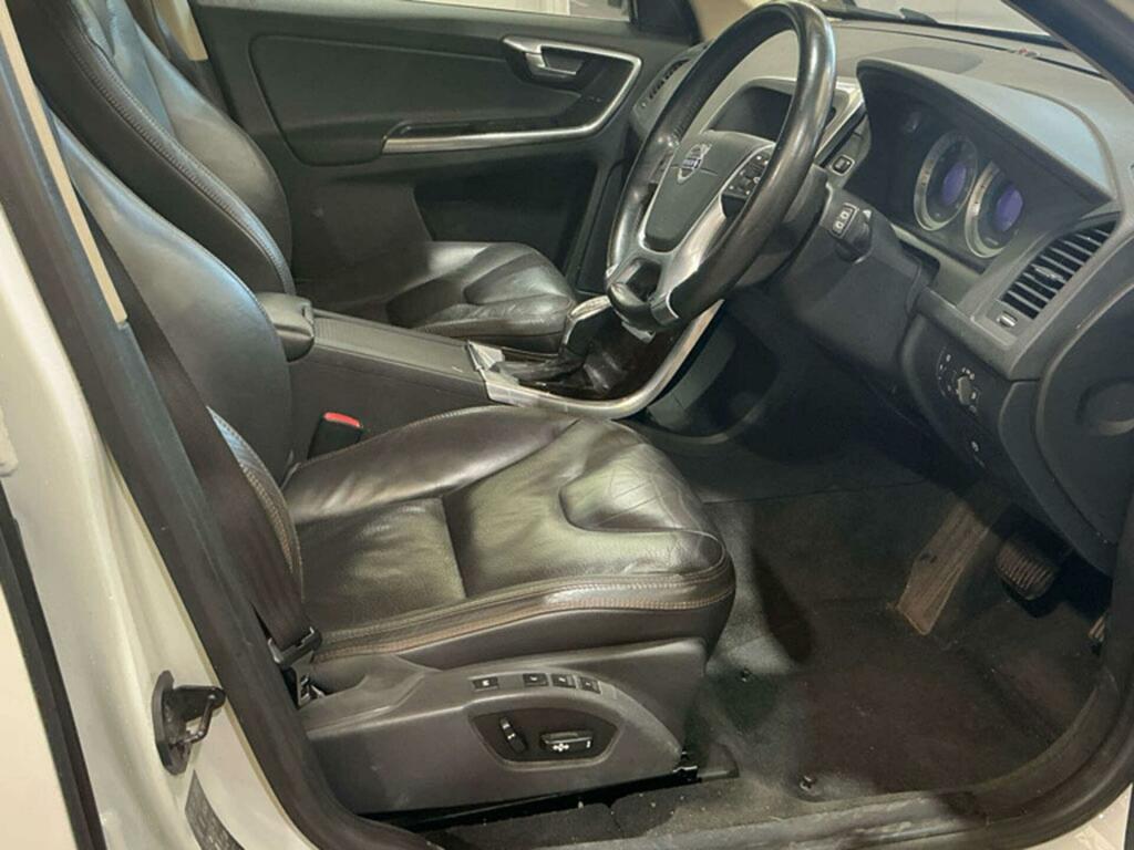 Volvo XC60 Se Lux Nav White #3