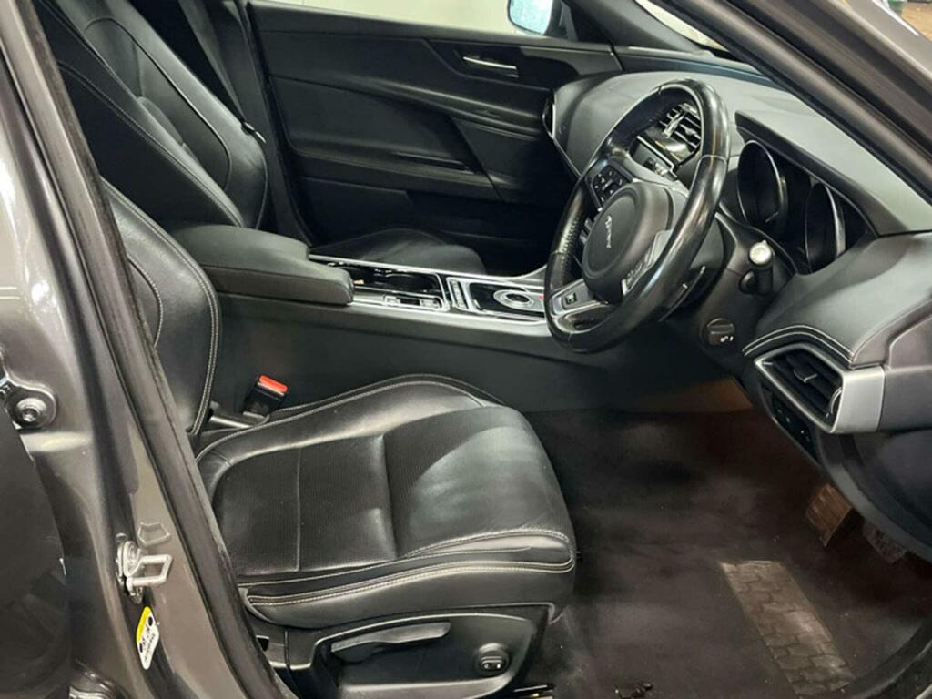 Jaguar XE R-sport Grey #3