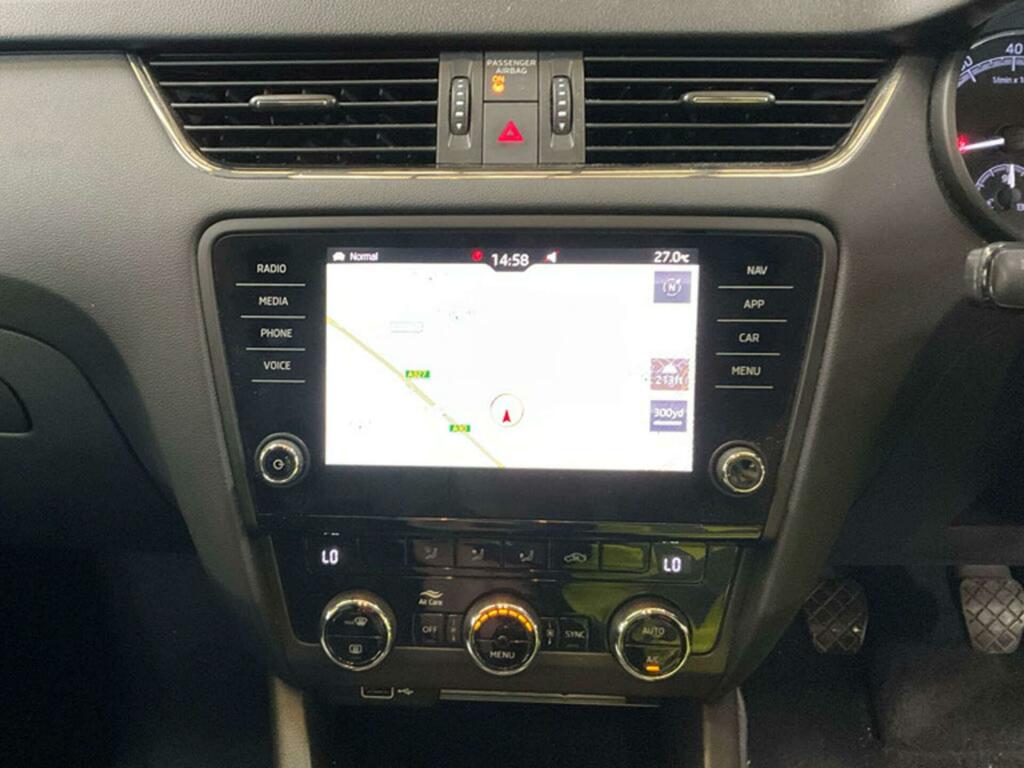 Skoda Octavia 1.5 Tsi Act Se Technology Euro 6 Ss GC19JHF Grey #2