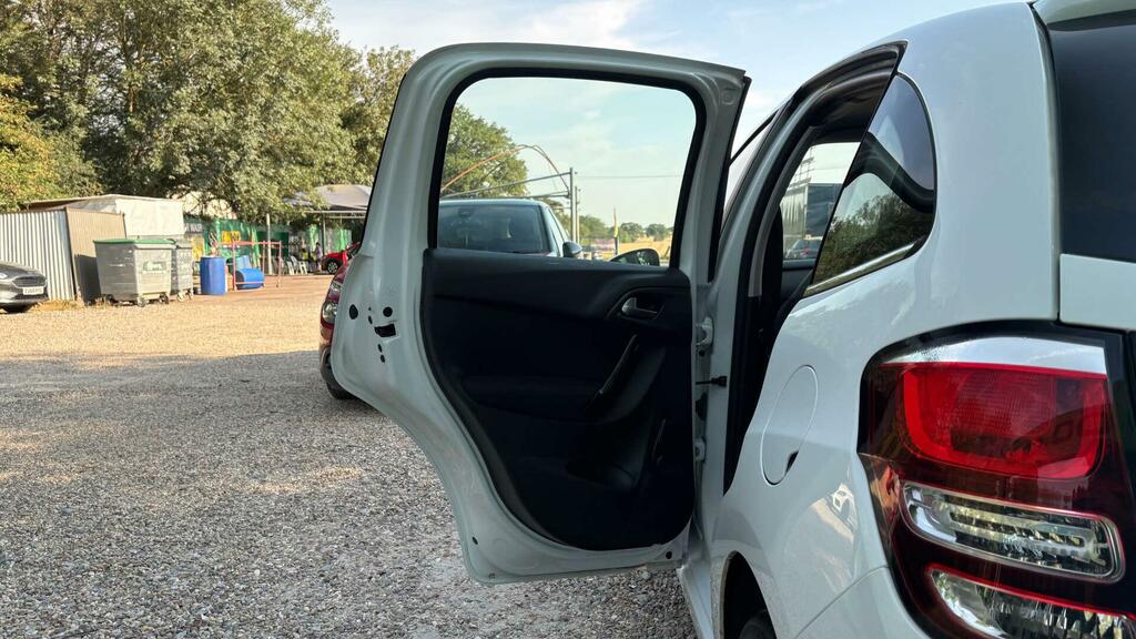 Citroen C3 1.6 Bluehdi Exclusive 98 Bhp Ulez Compliant Z White #38