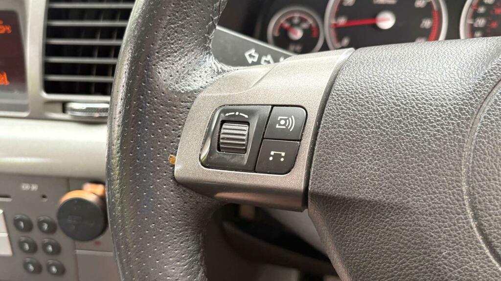 Vauxhall Vectra Estate Sri Nav Cdti V6 200857 Red #17