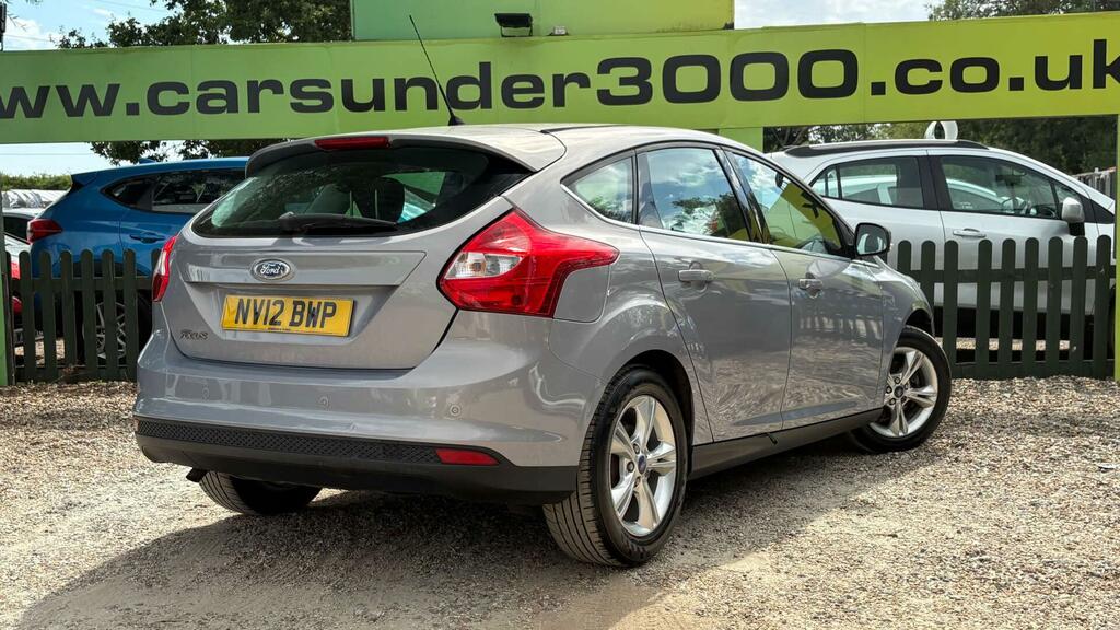 Ford Focus Zetec Silver #6
