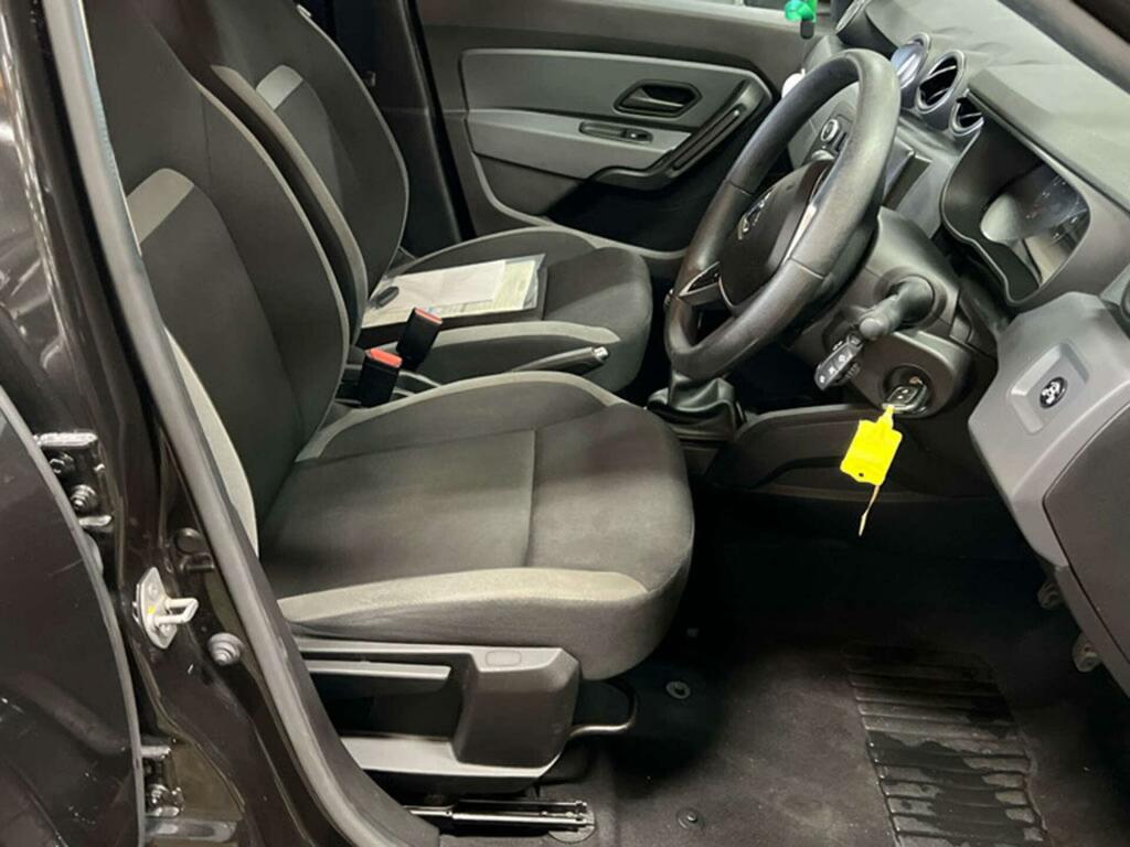Dacia Duster Essential Black #3