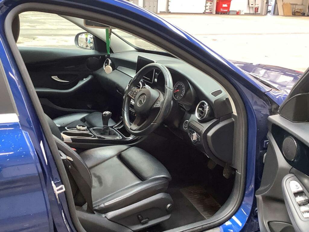 Mercedes-Benz C Class Se Blue #3