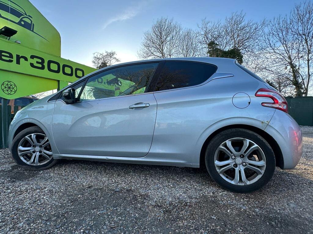 Peugeot 208 Allure Silver #5