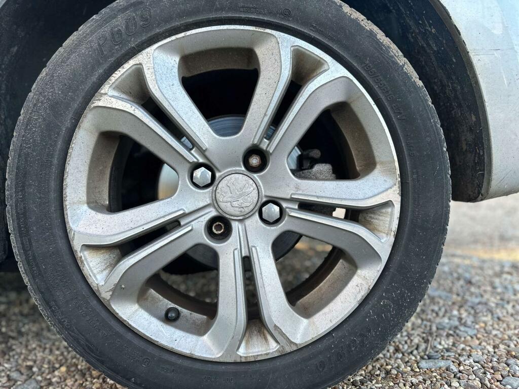 Peugeot 208 1.2 Vti 82 Access White #10