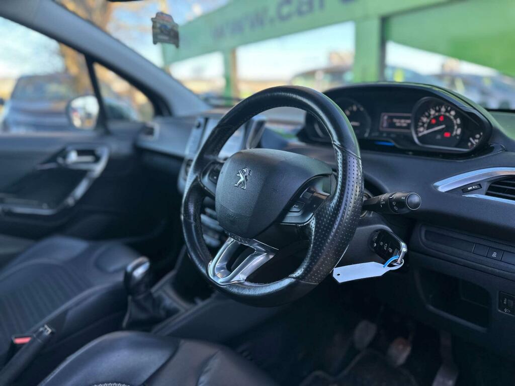 Peugeot 208 Allure Silver #2