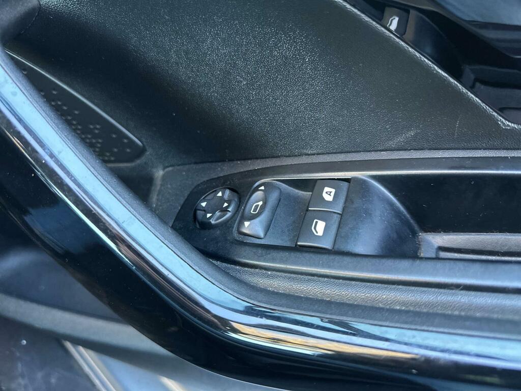 Peugeot 208 1.2 Vti 82 Access White #28