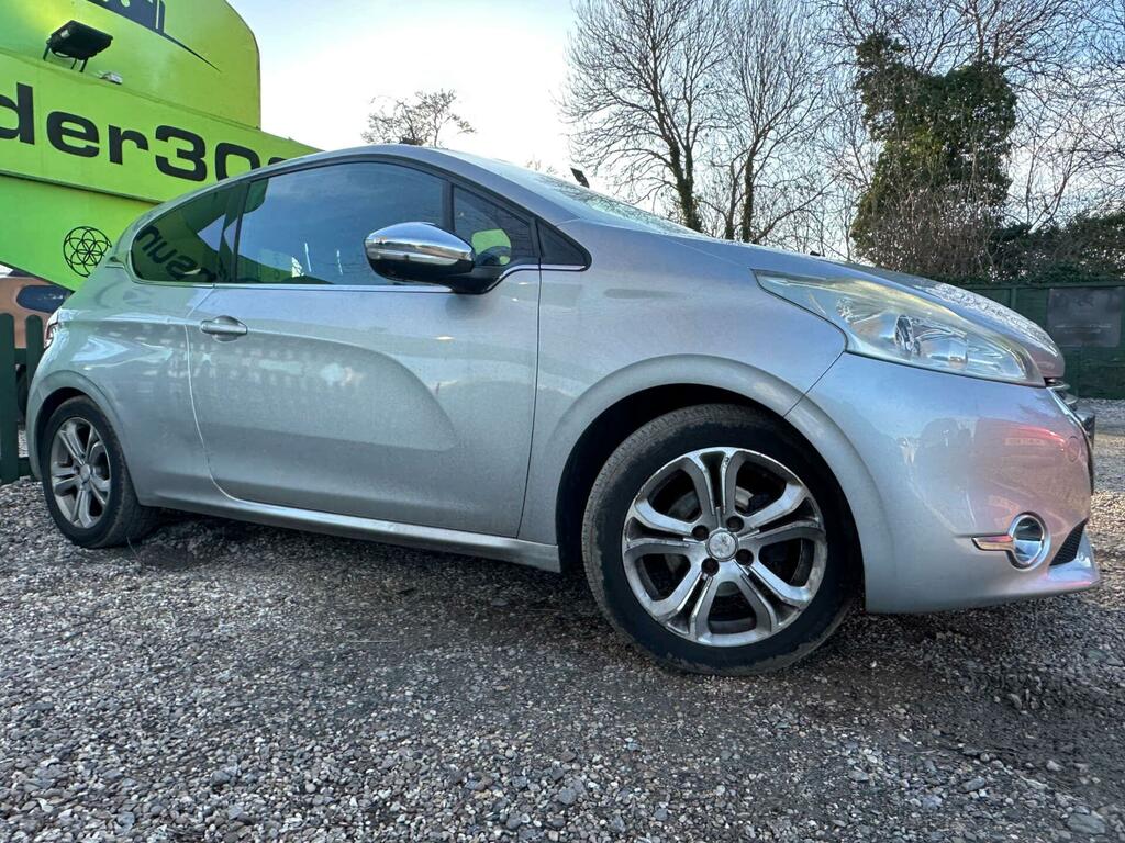 Peugeot 208 Allure Silver #4