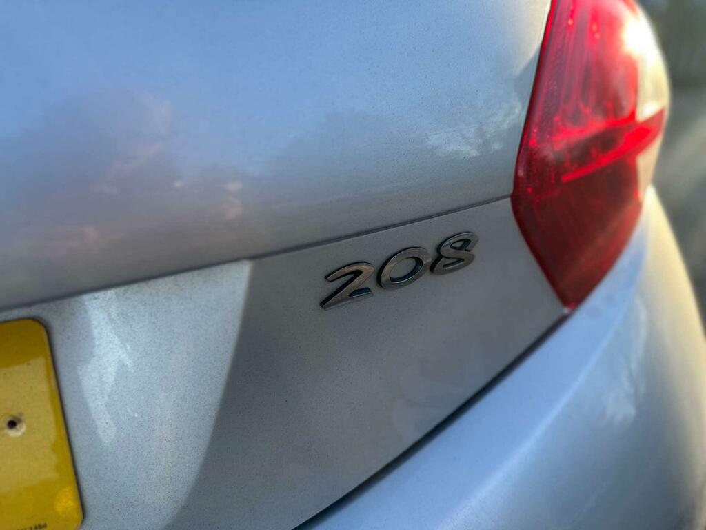 Peugeot 208 1.2 Vti 82 Access White #31