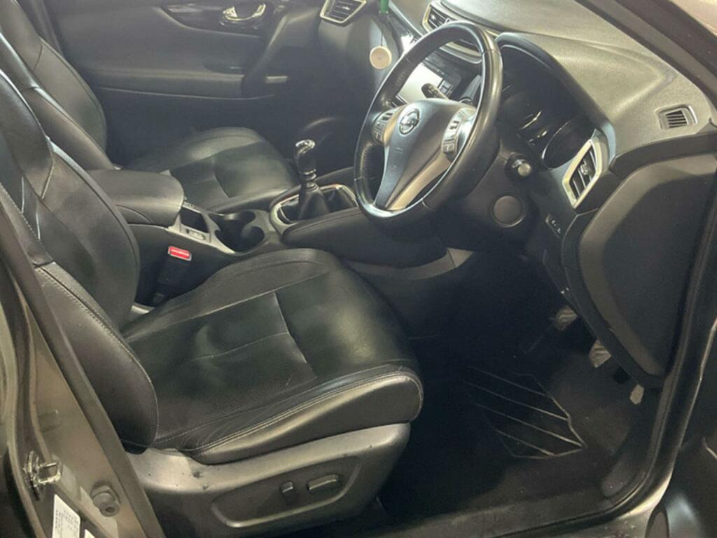 Nissan Qashqai 1.5L Tekna Red #3