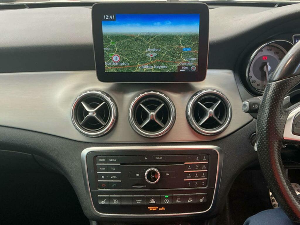 Mercedes-Benz GLA Class Amg Line White #2