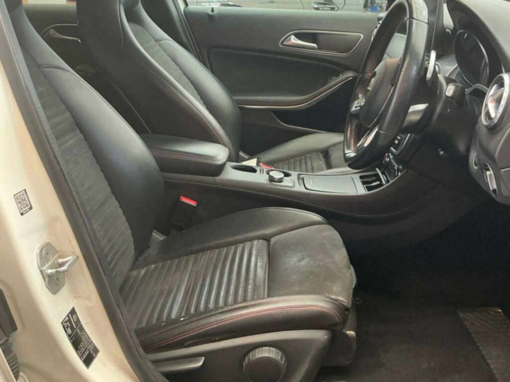Mercedes-Benz GLA Class Amg Line White #3