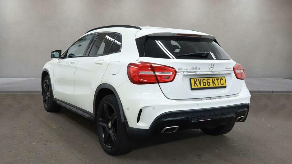 Mercedes-Benz GLA Class Amg Line White #6